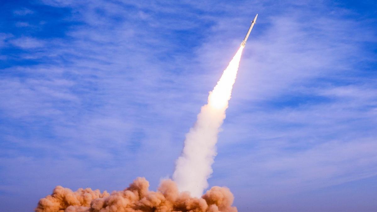 rusii acuza marea britanie si franta ca vor sa doteze ucraina cu o bomba nucleara sau cu o bomba murdara