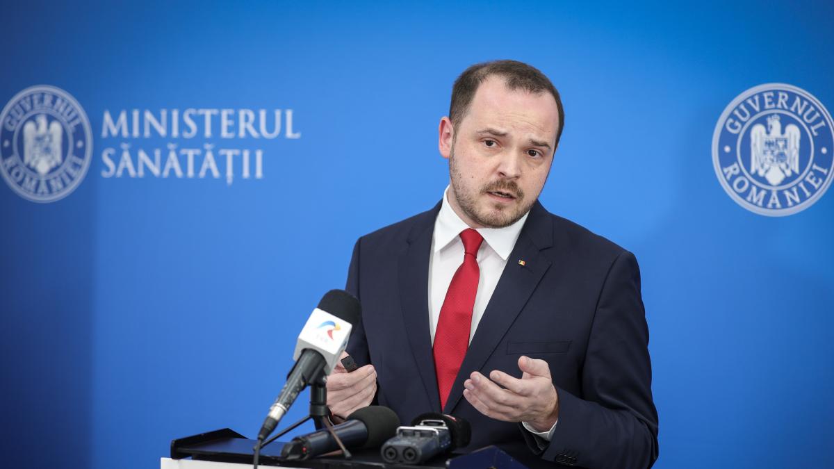 poza in care apare Alexandru Rogobete