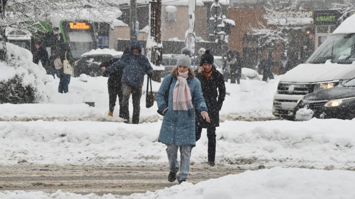 ciucu spune ca au fost angajati de la deszapezire care au lesinat de atata munca societatea pune o presiune formidabila pe primari