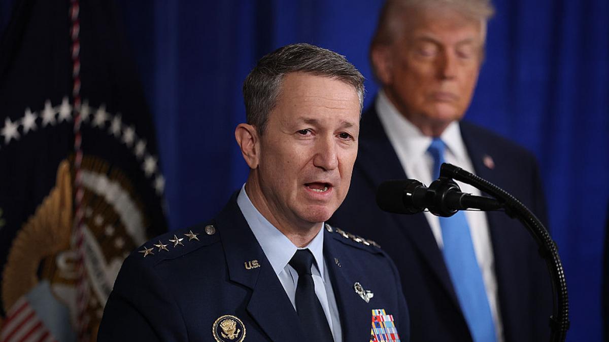 delicata situatie in care se afla seful armatei sua ezita sa atace iranul dar nu vrea nici sa l supere pe donald trump