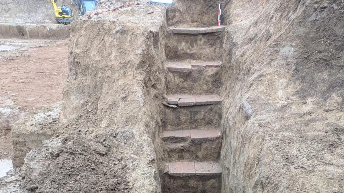 zeci de morminte din perioada romana cu bijuterii si monede au fost descoperite in zona spitalului de boli infectioase constanta