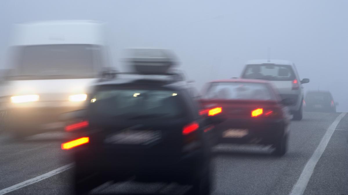 cod galben de ceata in 11 judete anm vizibilitate redusa in trafic din cauza cetii pe mai multe drumuri din tara si polei pe dn 7