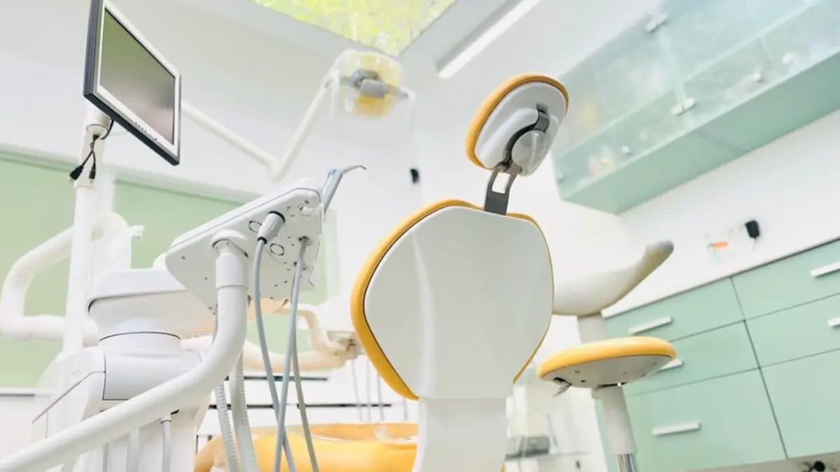 implant dentar in 2026 ce tehnologii noi sunt disponibile la clinica stomatologica heinerich din sectorul 6 bucuresti