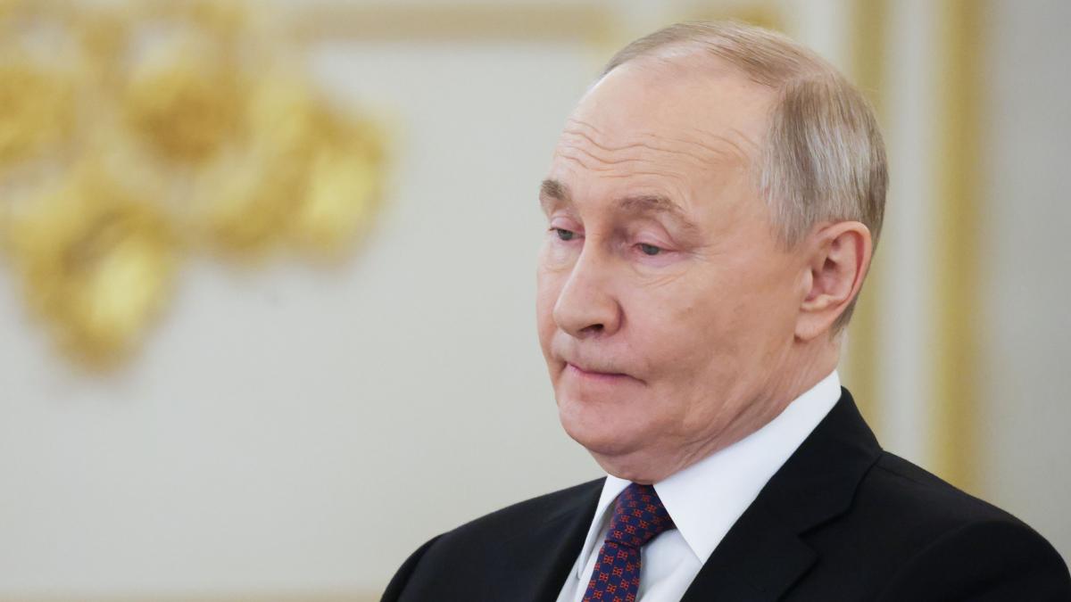 politico vladimir putin ingrozit dupa eliminarea lui khamenei i a adancit paranoia si vrea sa castige in ucraina cu orice pret