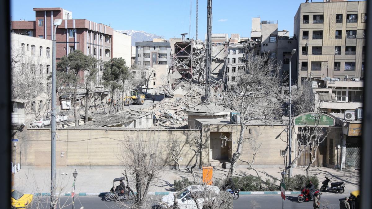 cladiri iran bombardate sua israel 3 martie 2026