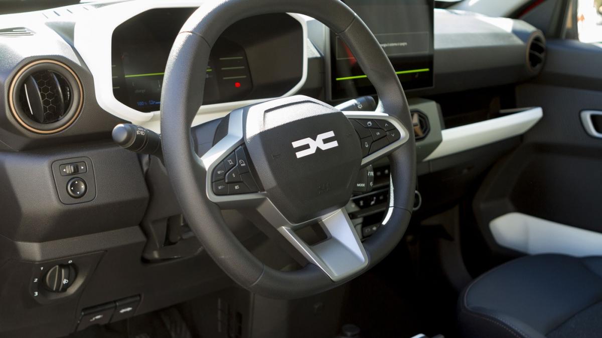 dacia striker cel mai nou model anuntat de producatorul auto roman inspirat din anii 80 numele sugereaza forta