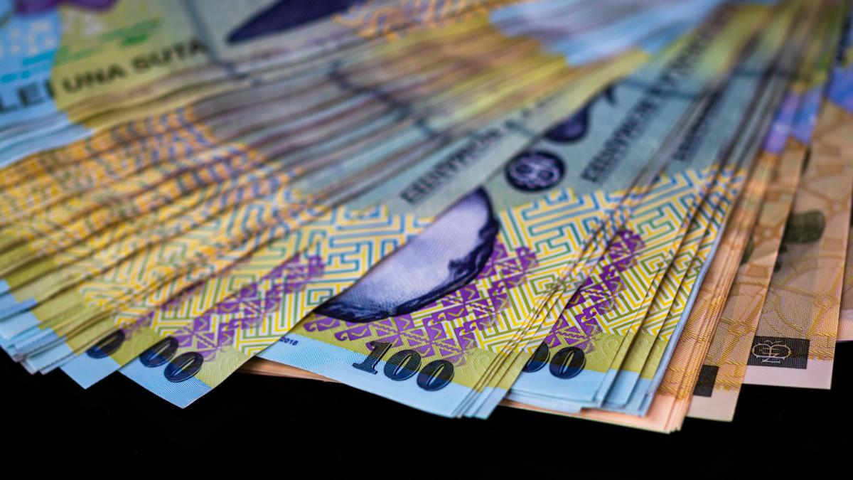 bancnote romanesti bani ron lei numerar cash