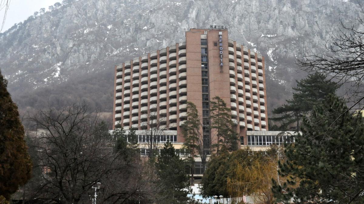 statiunea baile herculane este magnet pentru turisti cum ajuta terapiile balneare in recuperarea medicala