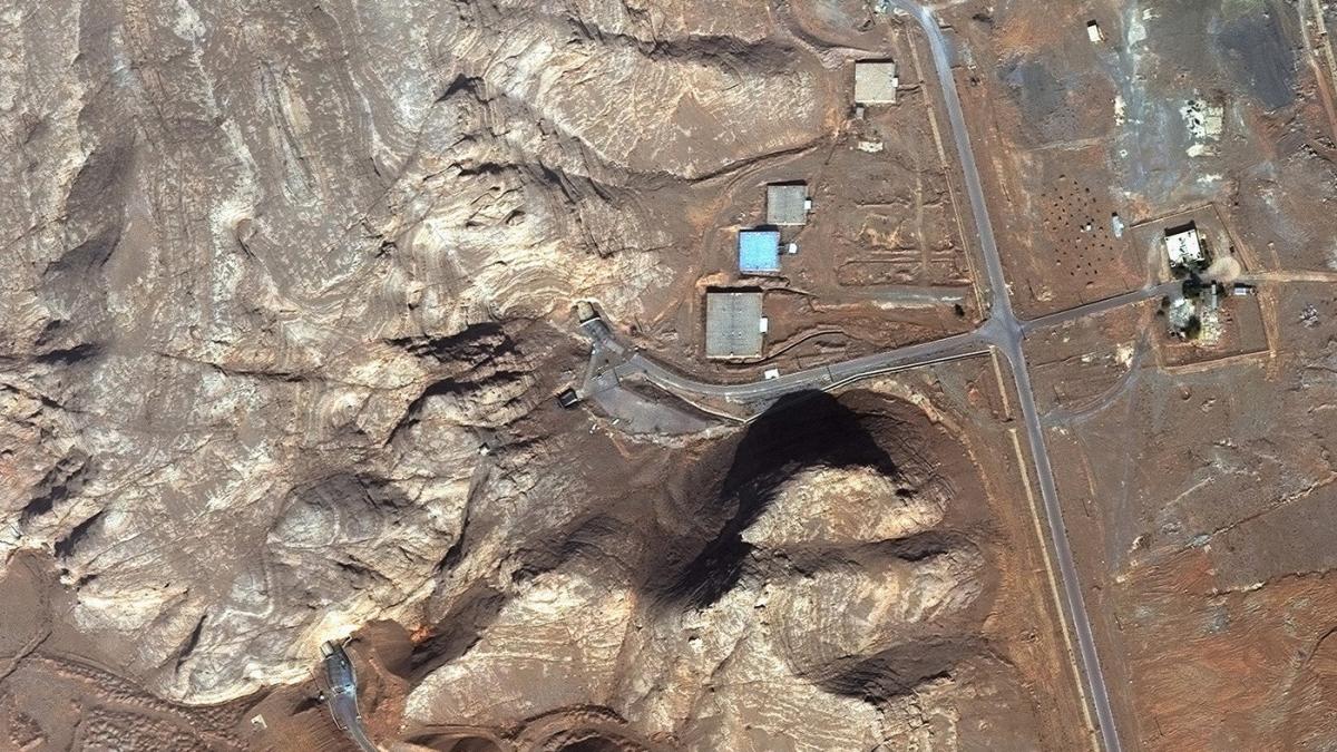 Imagine din satelit a sitului nuclear iranian de la Isfahan, inainte de loviturile aeriene profimedia