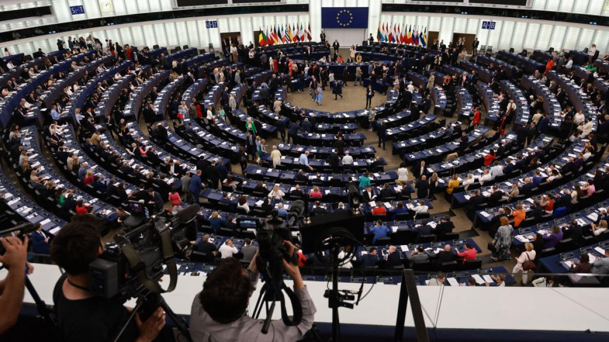 parlamentul european cere reguli noi pentru ai artistii trebuie platiti daca operele lor sunt folosite la antrenarea algoritmilor