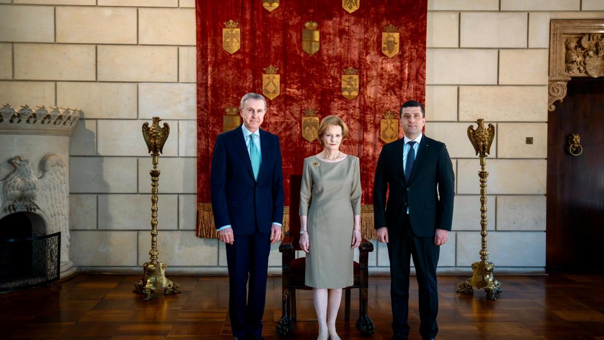 radu miruta a mers in vizita la casa regala discutii despre actiunile regale in ue si nato si sustinerea moldovei in drumul european