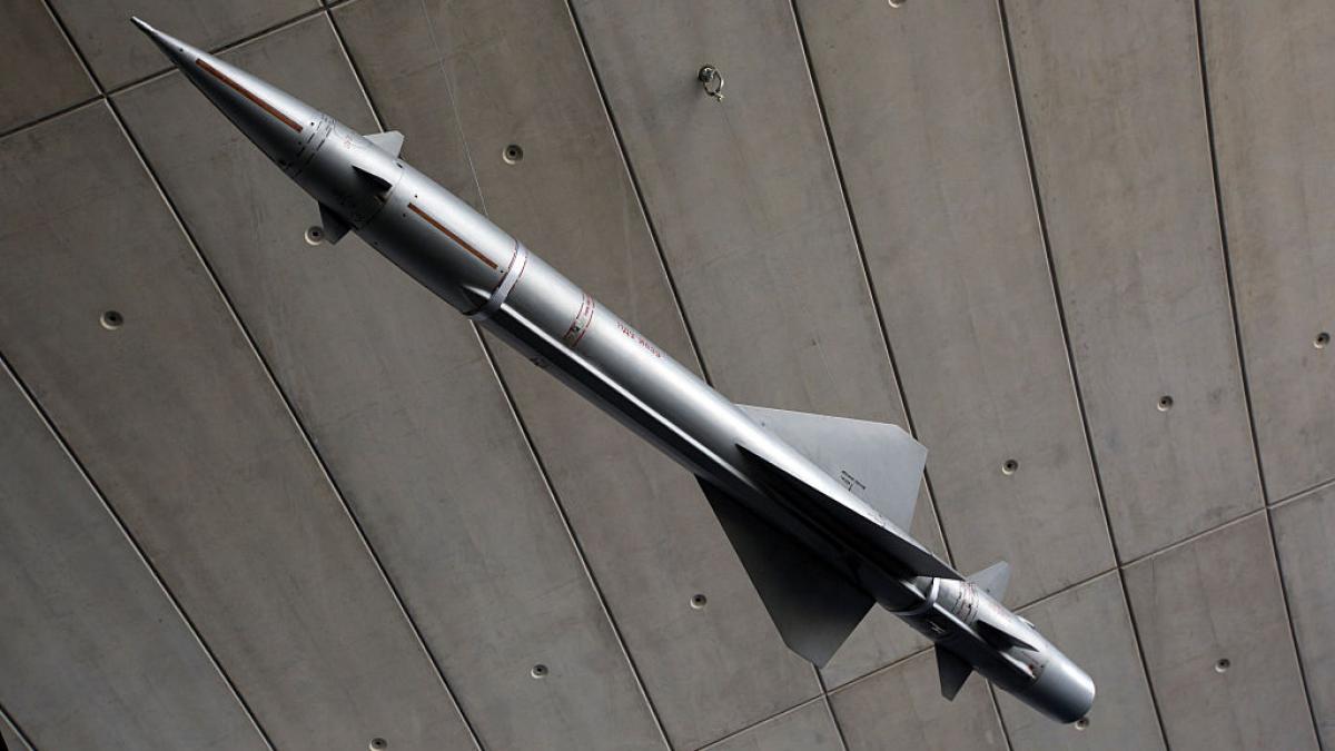 rusia a lovit luni insula serpilor cu doua rachete supersonice kh 32