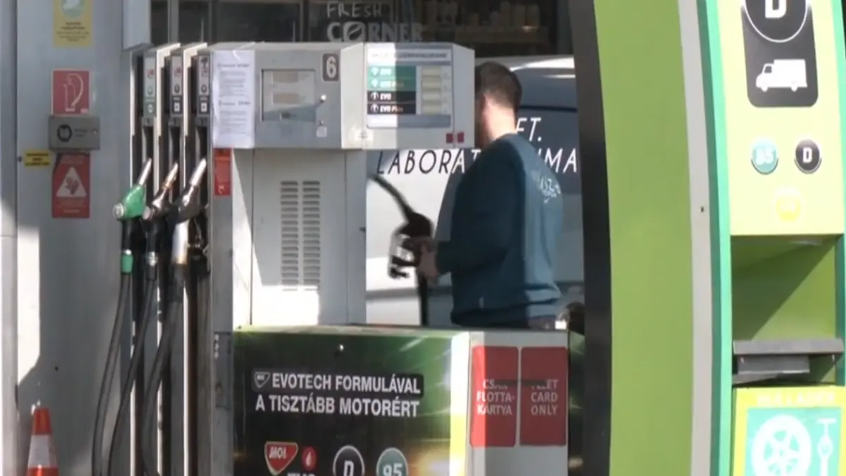 litrul de benzina e mai ieftin in bulgaria cu 2 lei fata de romania soferii romani fac plinul peste granita noroc ca suntem aproape