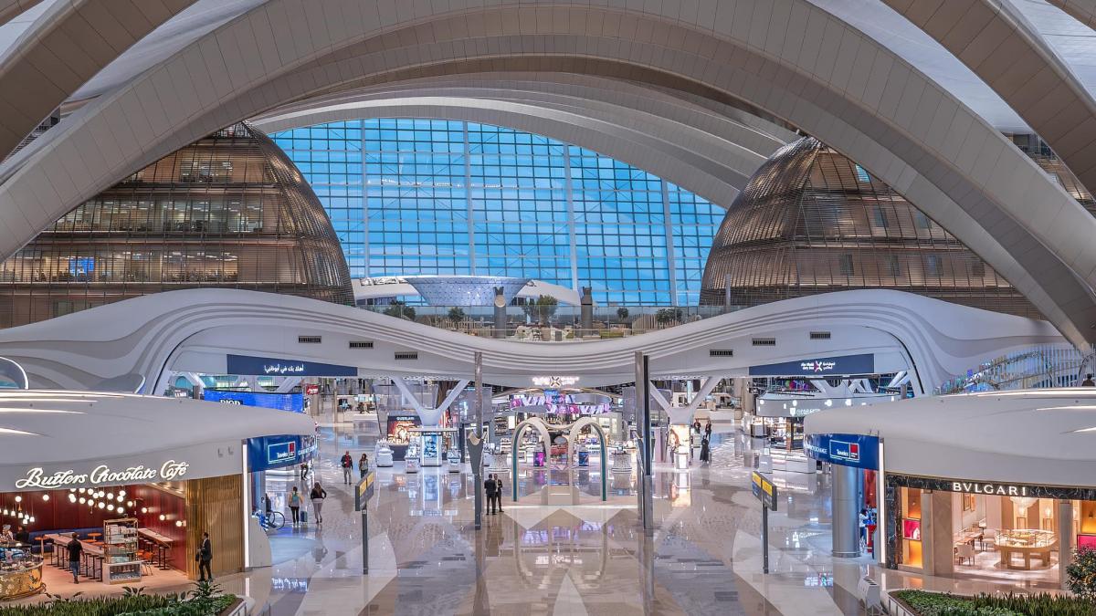 o mare companie aeriana suspenda zborurile catre abu dhabi pana la sfarsitul anului din cauza conflictului din orientul mijlociu