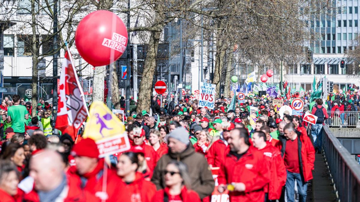 Protest masiv al sindicatelor în Bruxelles, împotriva reformelor guvernamentale denunțate drept inumane