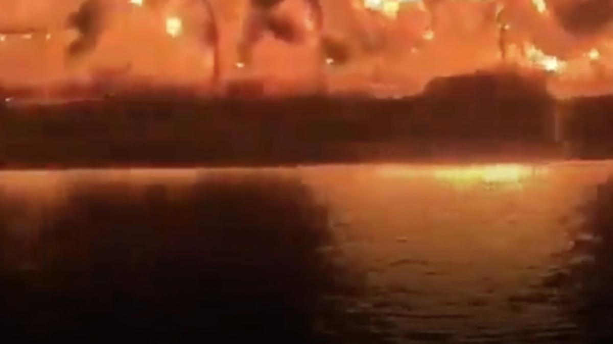 doua petroliere bombardate in apropierea irakului