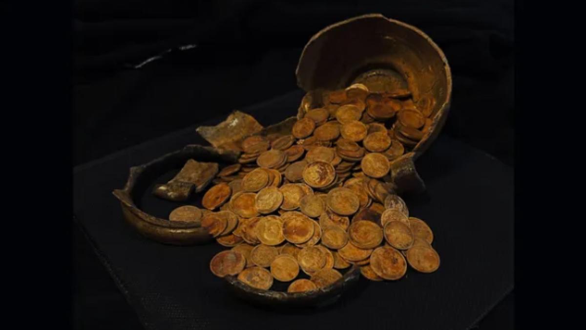 tezaur de monede din timpul revolutiei ruse in valoare de peste 500 000 de dolari descoperit sub o casa