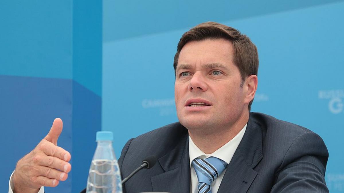 un numar record de 155 de rusi au intrat pe lista miliardarilor forbes e al patrulea an consecutiv cand se intampla asta