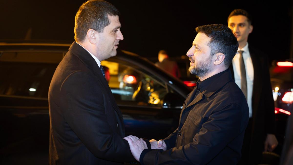 miruta dupa vizita lui zelenski la baza de la fetesti dormim linistiti pentru ca de 4 ani ucrainienii tin piept agresorului putin