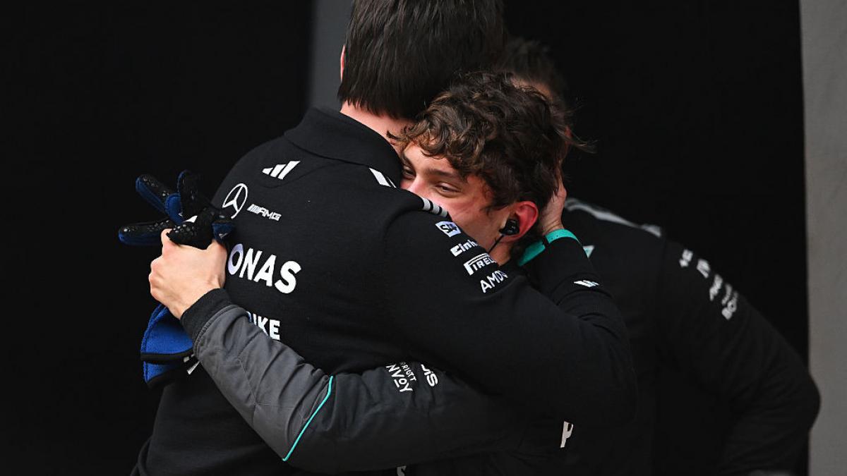 formula 1 kimi antonelli a castigat prima sa cursa marele premiu al chinei mclaren cu probleme la ambele masini nu a participat