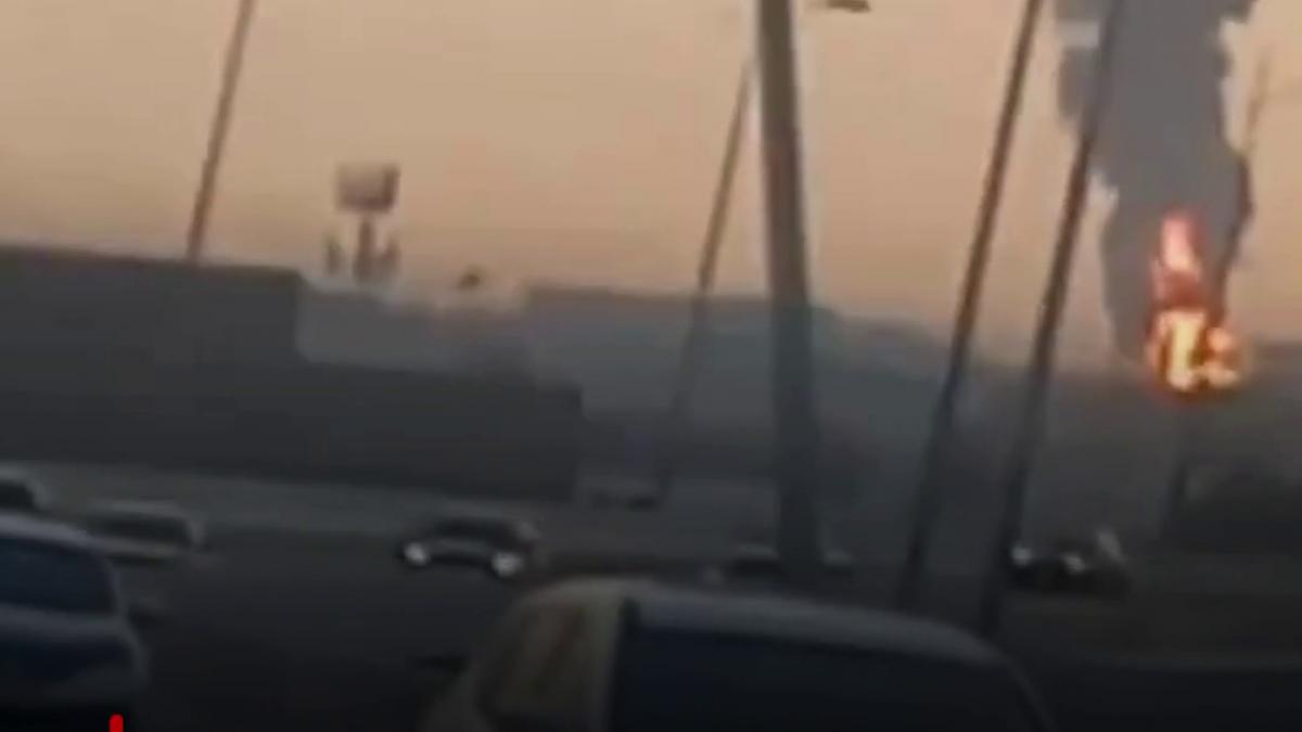 incendiu pe aeroportul international dubai o drona a lovit un rezervor de combustibil