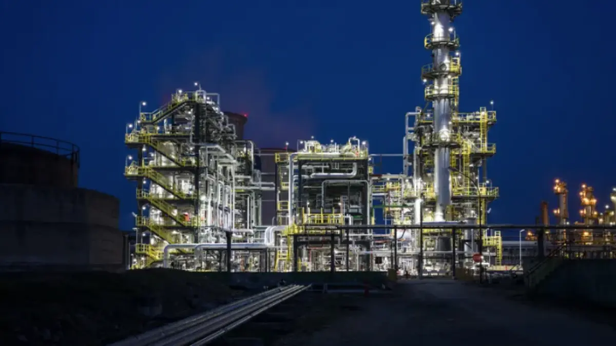 surse dupa petromidia si rafinaria petrobrazi intra partial in revizie in urmatoarele doua saptamani in plina criza a carburantilor