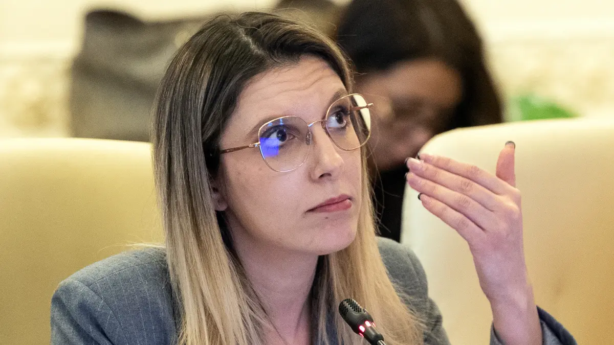agentiile de turism o ataca pe ministra tiktok buzoianu este usor sa descoperi probleme si sa arati cu degetul
