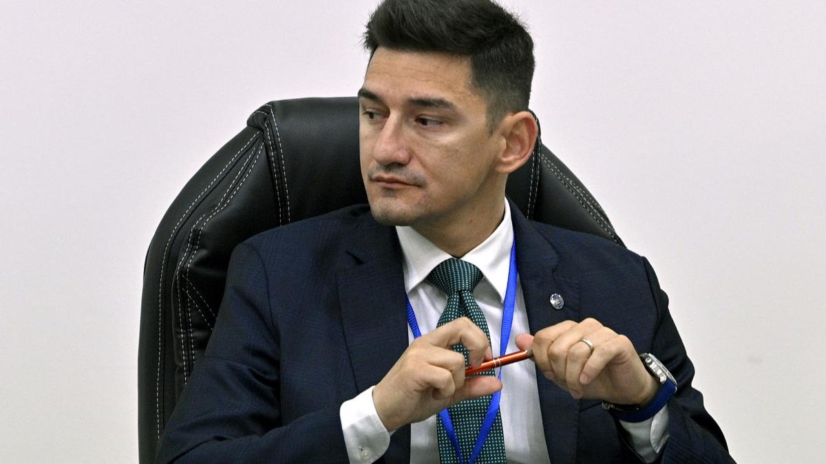 poza in care apare Alexandru Avram, secretar general al Ministerului Mediului, Apelor și Pădurilor 