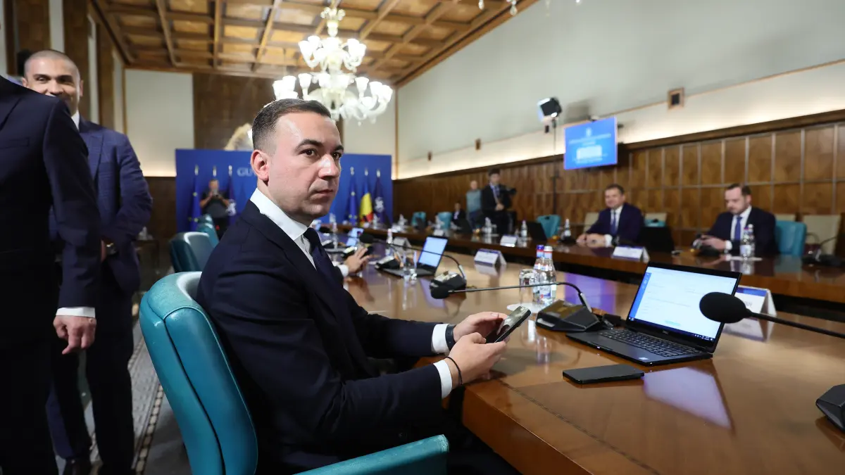 bogdan ivan spune ca decizia reducerii accizei la combustibil e la ilie bolojan astept si eu
