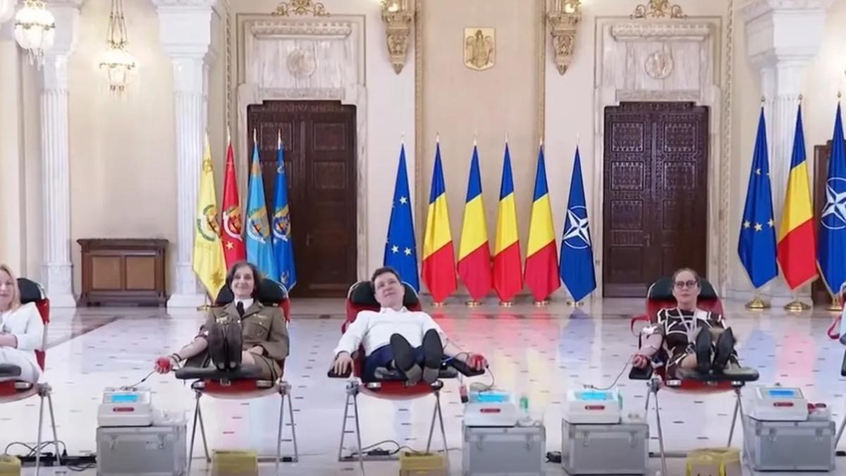 nicusor dan a donat sange la palatul cotroceni alaturi de alti angajati astfel de gesturi simple pot face o diferenta