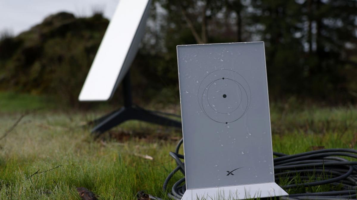 a fost condamnat la 11 ani de inchisoare pentru ca a trimis in rusia terminale starlink