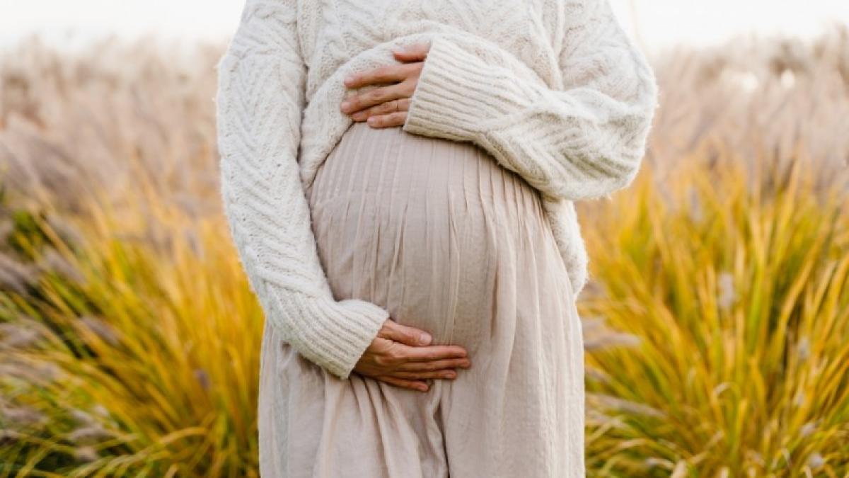 femeie insarcinata in trimestrul trei