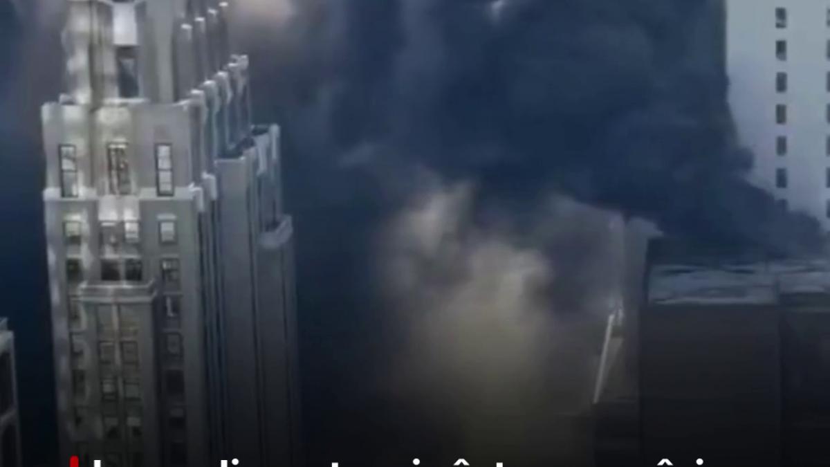 incendiu puternic intr un zgarie nori din manhattan chiar inainte de parada de sf patrick coloana de fum s a ridicat peste new york