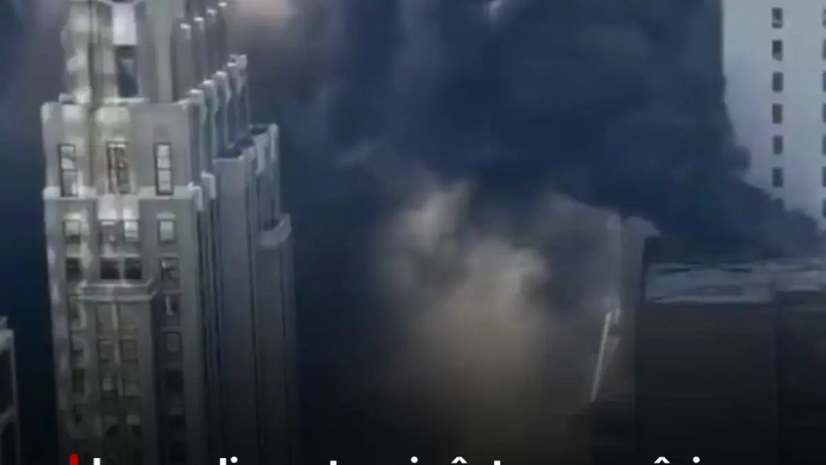 incendiu puternic intr un zgarie nori din manhattan chiar inainte de parada de sf patrick coloana de fum s a ridicat peste new york