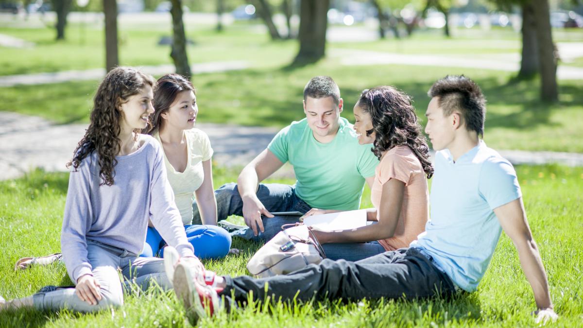 o universitate din china isi indeamna studentii sa lase cartile si sa se indragosteasca in timpul vacantei de primavara