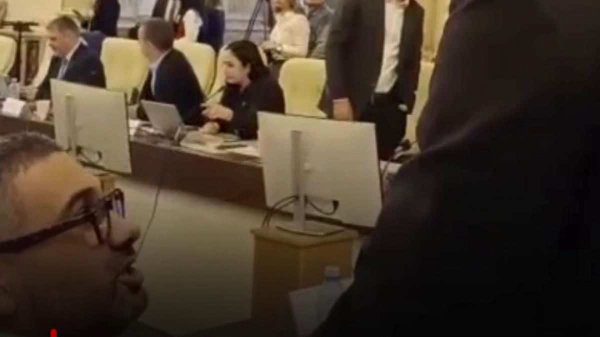 scandal in comisie intre manole si sighiartau nu minti nu minti asa zice porunca de ce minti