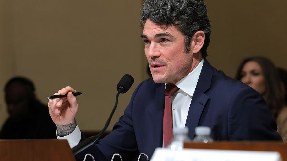 fbi a deschis o ancheta impotriva lui joe kent fost sef al centrului antiterorism din sua care a demisionat si l a criticat pe trump