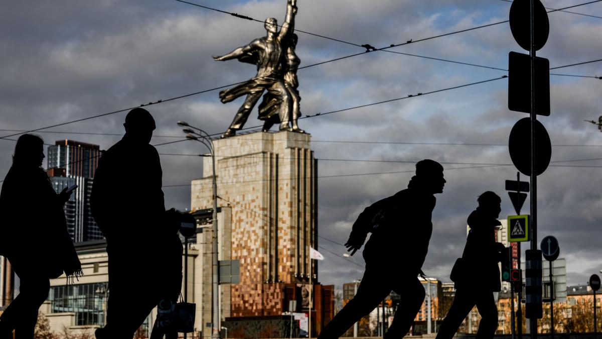 au crescut cautarile pentru parasiti rusia e haos in moscova din cauza taierii internetului rusii cauta solutii sa fuga din tara