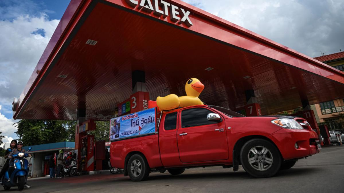 criza combustibilului loveste thailanda soferii stau la coada si cate 24 de ore pentru a alimenta