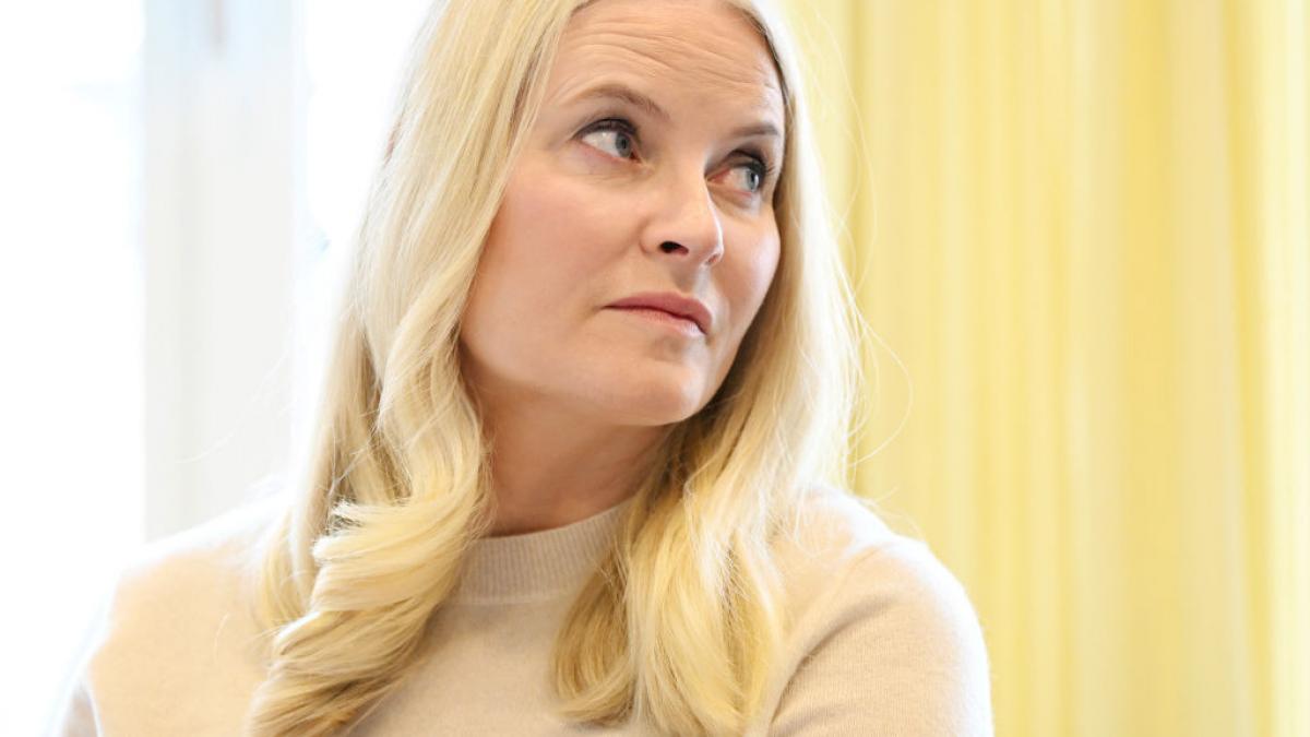 printesa mostenitoare a norvegiei a rupt tacerea despre relatia ei cu jeffrey epstein vazusem cum ii santaja pe altii