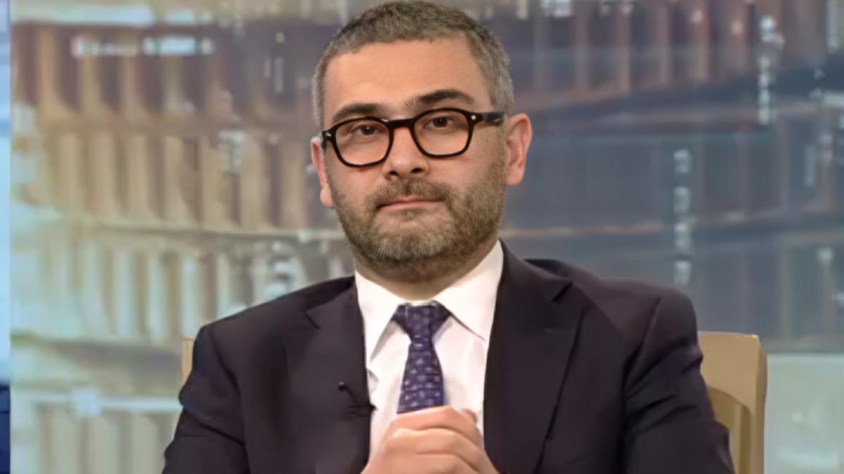 romania afectata de trendul saraciei oamenilor care lucreaza manole anunta salarii mai mari pentru 1 milion de romani in 2026