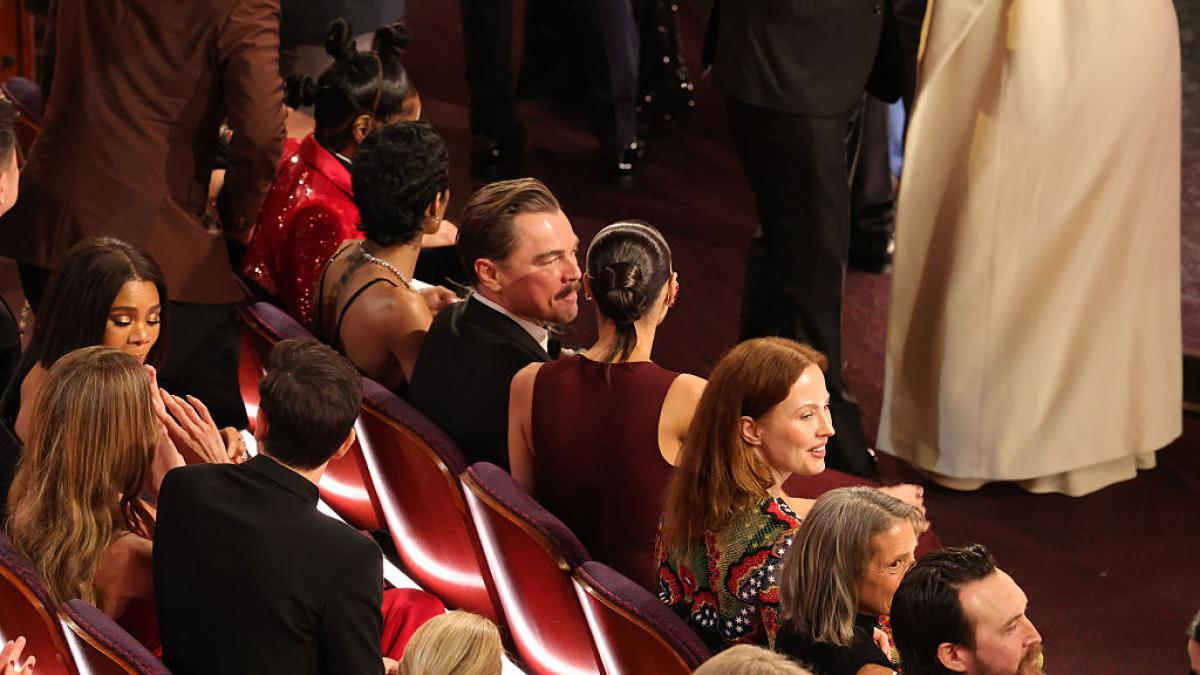 Leonardo di Caprio şi iubita sa, Vittoria Ceretti in sala la decernarea premiilor Oscar