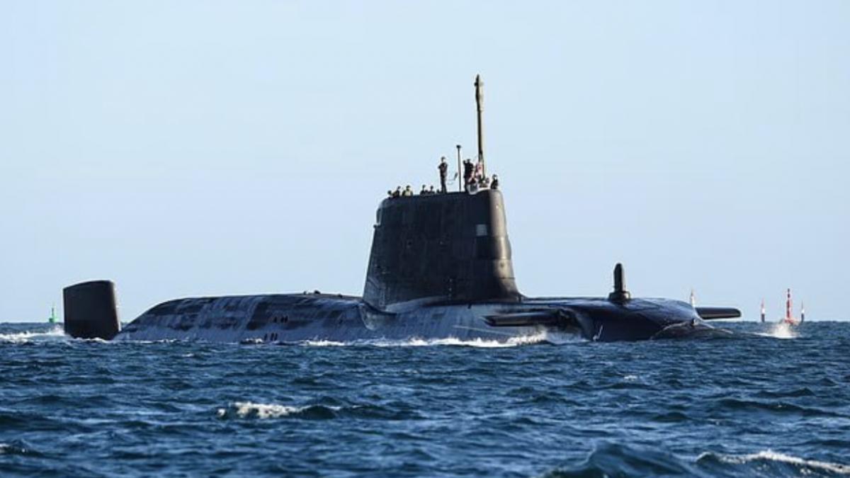 submarinul britanic cu propulsie nucleara hms anson a ajuns in marea arabiei e dotat cu rachete tomahawk care pot lovi la 1 600 km