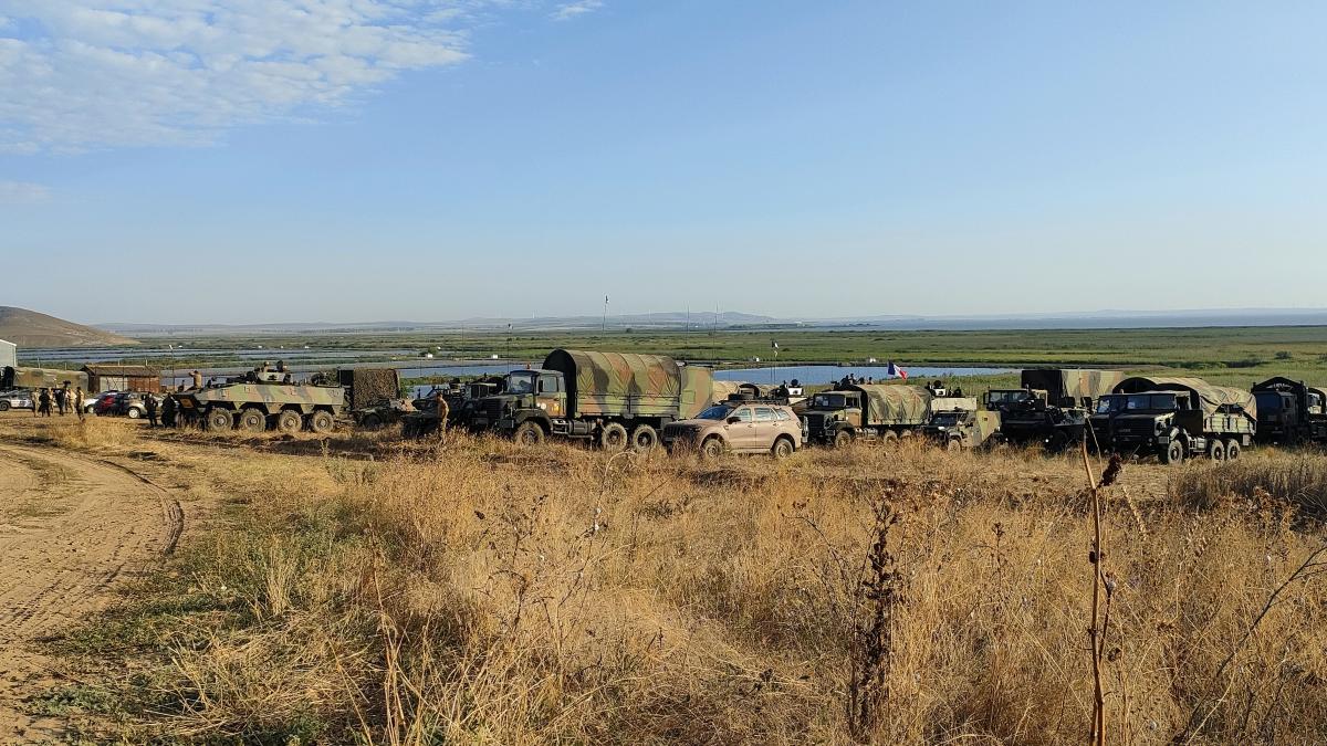 navigatia pe bratul macin al dunarii oprita doua zile pentru instructaj militar alte doua poligoane fac exercitii cu munitie reala