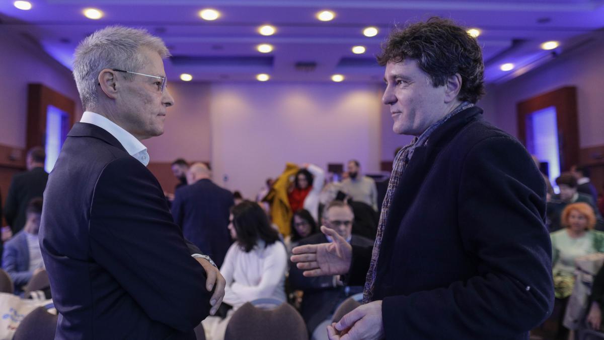 nicusor dan il propune pe dacian ciolos pentru functia de secretar general al organizatiei internationale a francofoniei