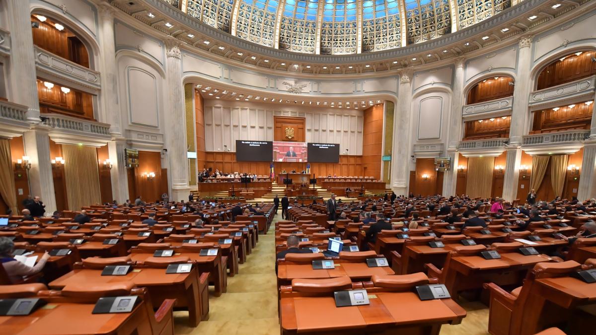 camera deputatilor parlamentul romaniei sedinta plen