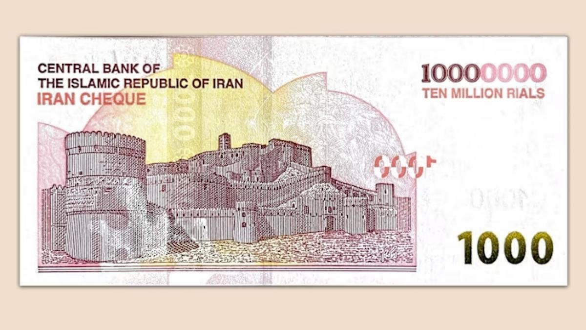iranul lanseaza o bancnota de 10 000 000 de riali cea mai mare valoare nominala din istorie sunt cozi uriase la bancomate
