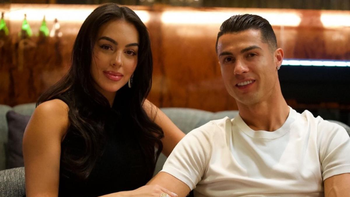 cristiano ronaldo si georgina au starnit revolta dupa ce s au afisat pe instagram cu masina si bijuterii de 18 milioane de euro