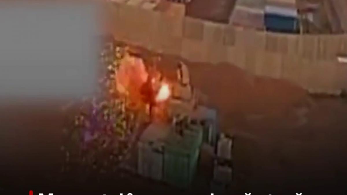 momentul in care o drona a fortelor pro iraniene din irak survoleaza o instalatie militara americana