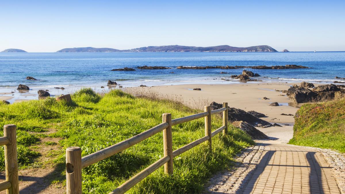 uita de tenerife sau lanzarote noua bijuterie a atlanticului e o insula spaniola secreta unde ajungi doar daca ti se da voie